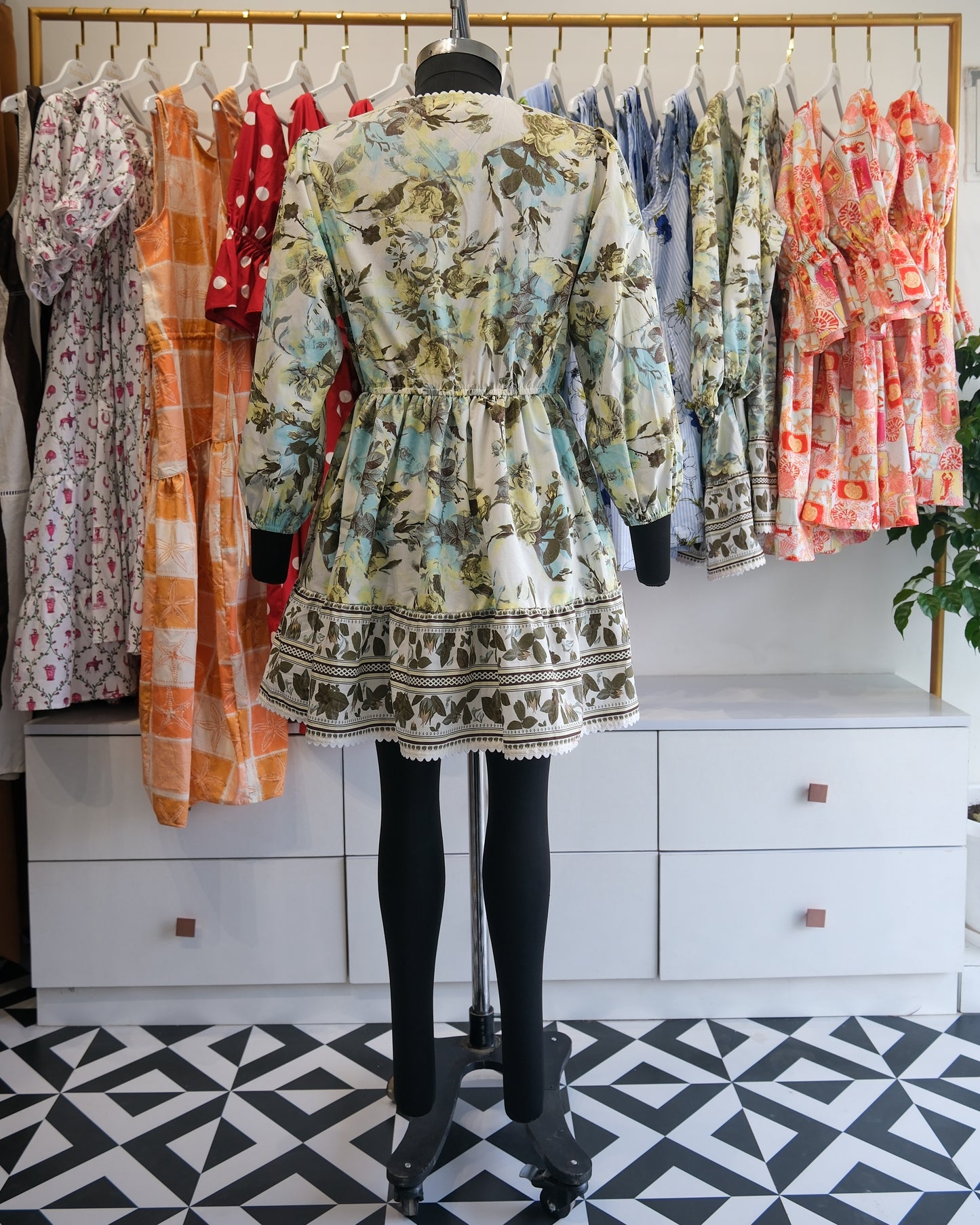 Sage & Olive Vintage Floral Short Dress