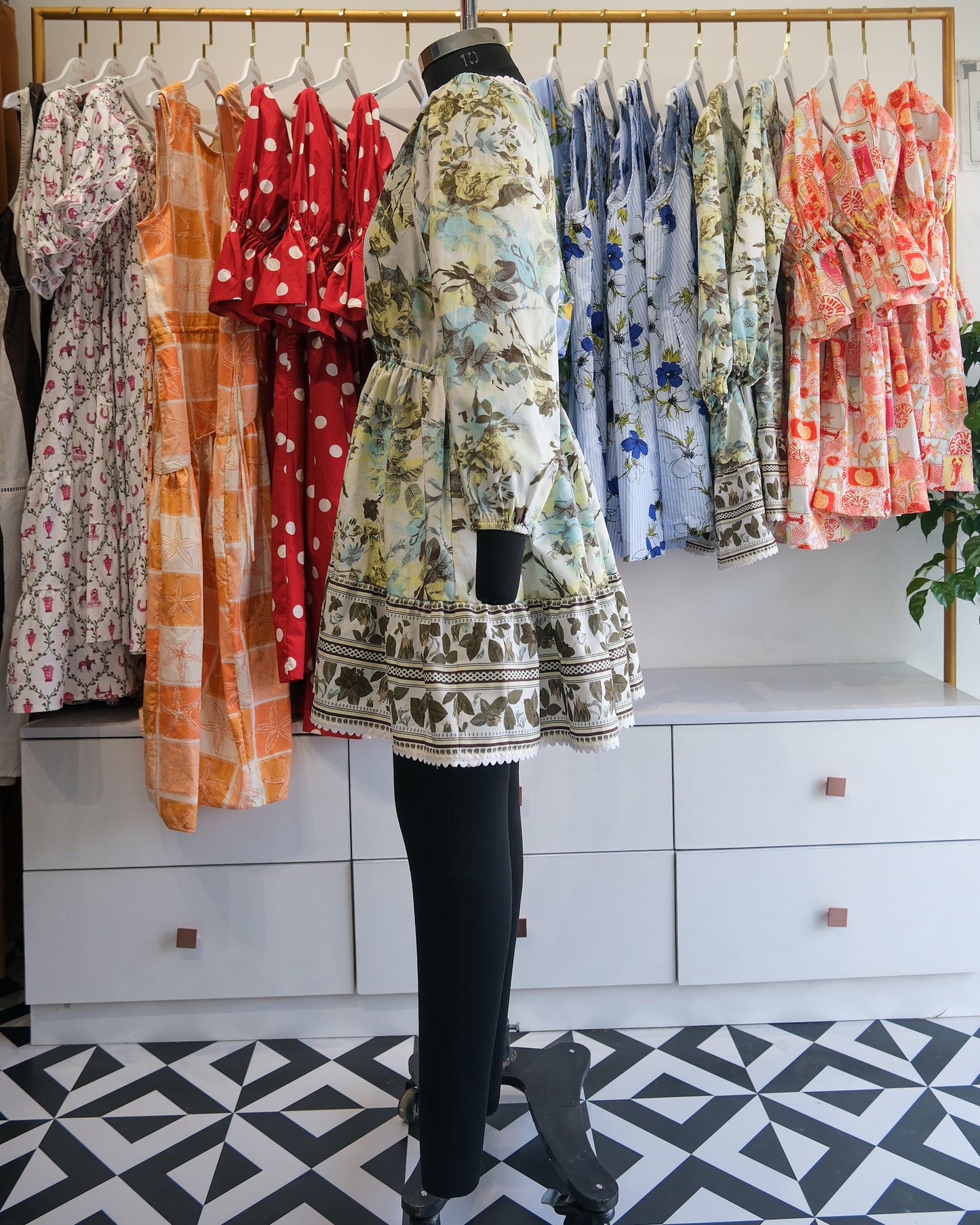Sage & Olive Vintage Floral Short Dress